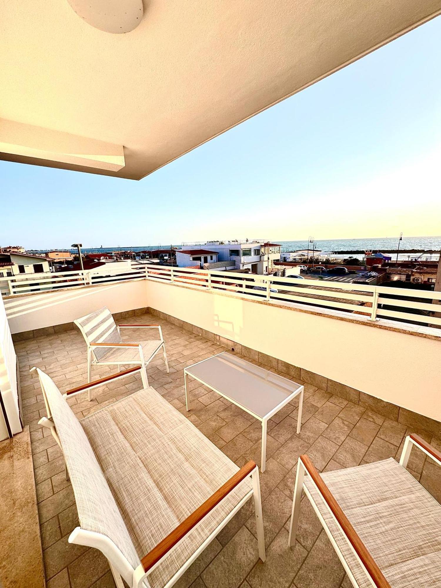 Suites Dreams Fiumicino Mare Екстер'єр фото